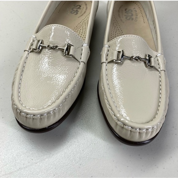 SAS Metro - Leather Loafer
Color: Bone Patent 7.5 N - Picture 2 of 13